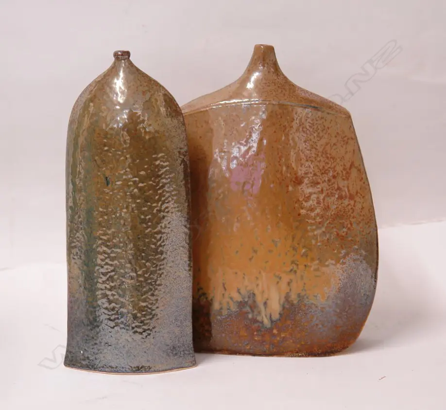 Two Ian Firth lustre glazed specimen vases Image 1++