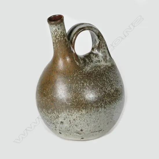 Len Castle ceremonial pourer