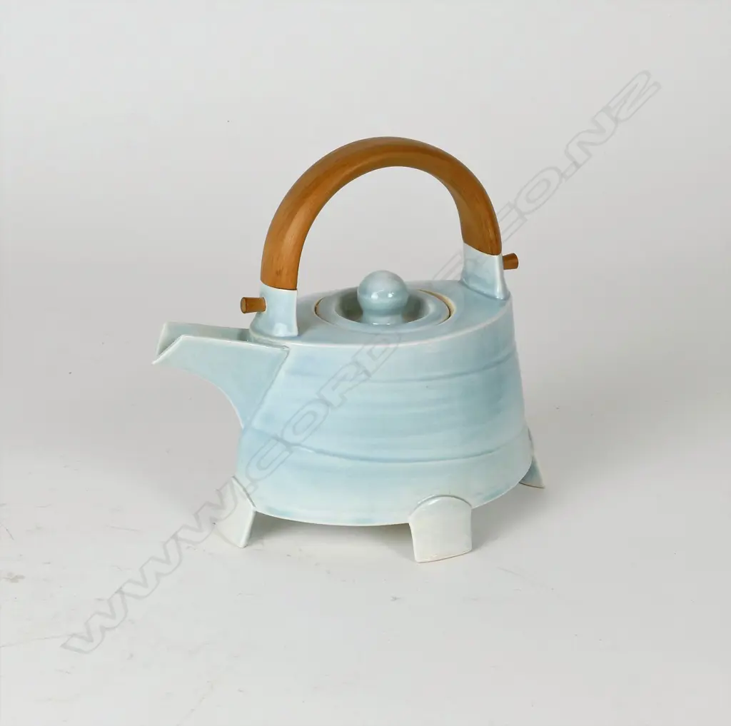 Chris Weaver tapered oval teapot Image 1++
