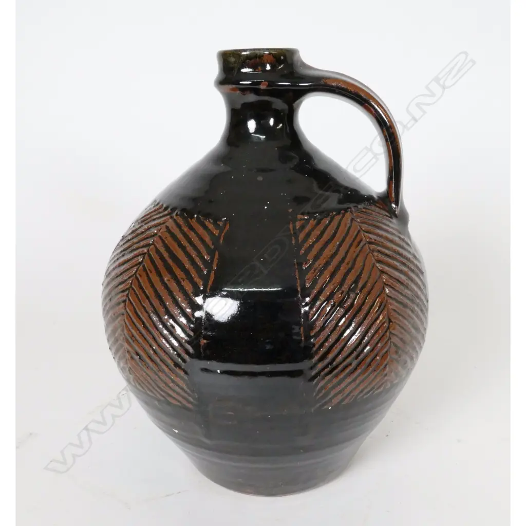 Nicholas Brandon flagon Image 1++