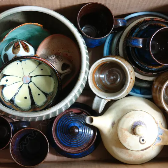A collection of N.Z. Studio pottery