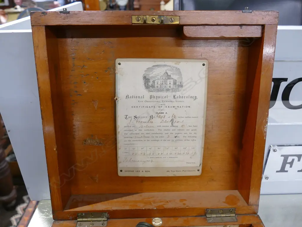 A cased sextant by J. Coombes Image 1++