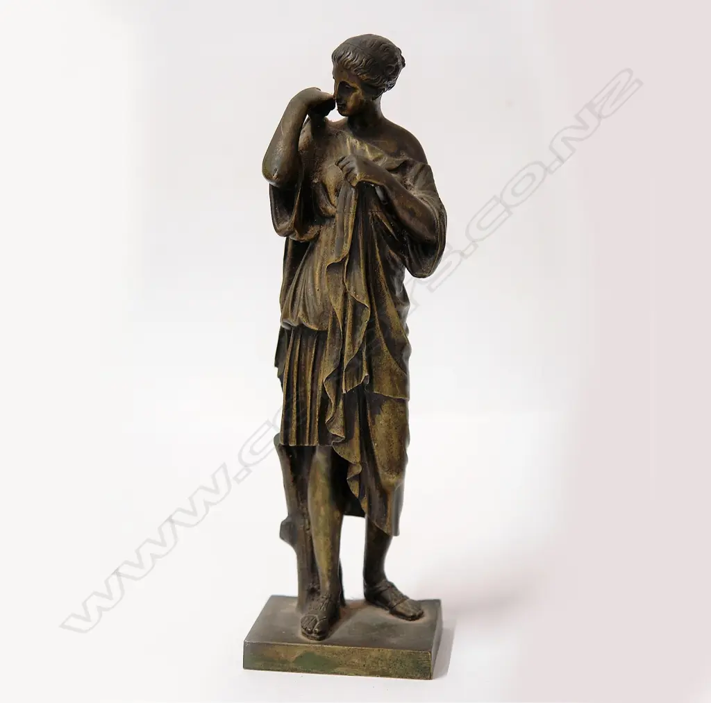 A 19thC bronze of a classical Grecian woman Image 1++