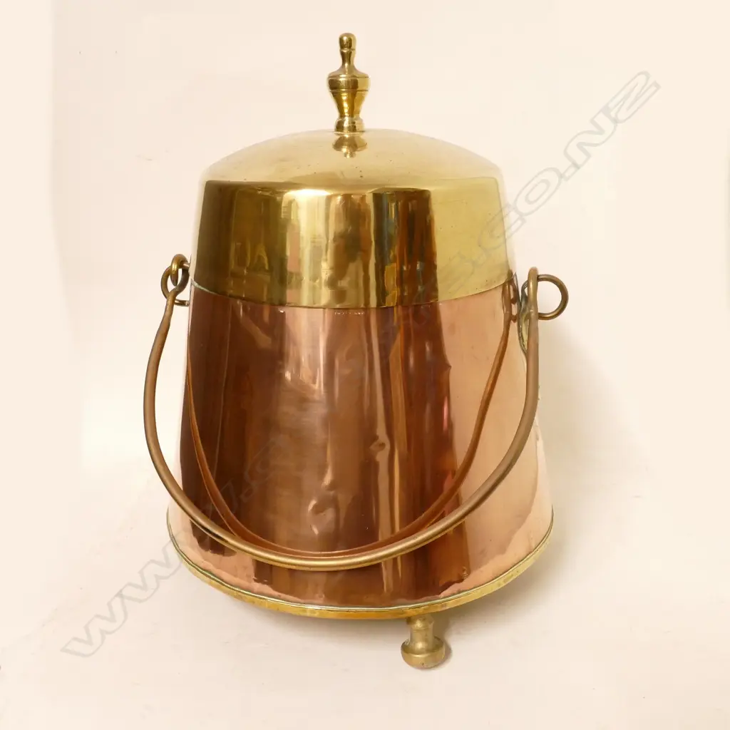A 19thC Dutch brass and copper doof pot Image 1++