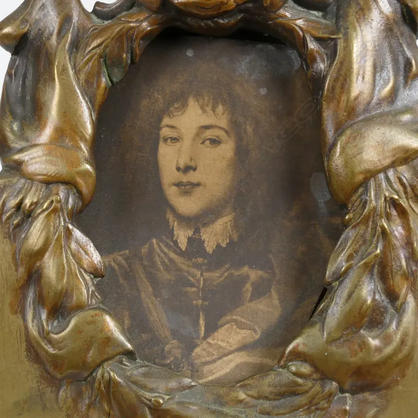 A French WWI brass strut-back remembrance plaque Image 1++