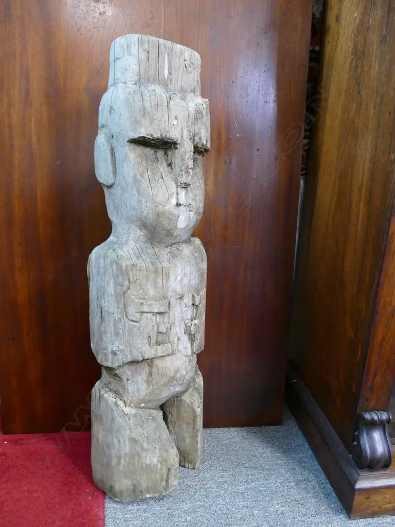 An old Maori carved poutokomanawa figure Image 1++