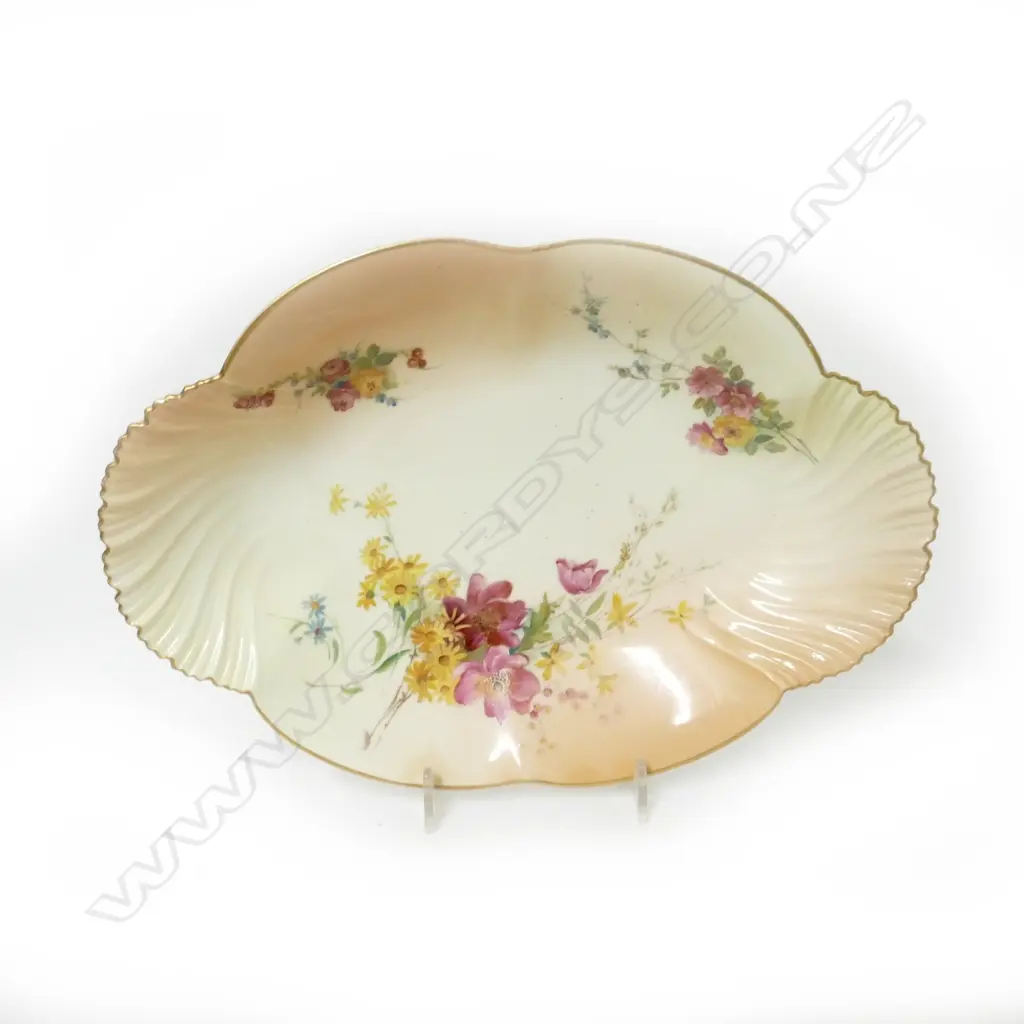 A Royal Worcester hand painted dish Image 1++