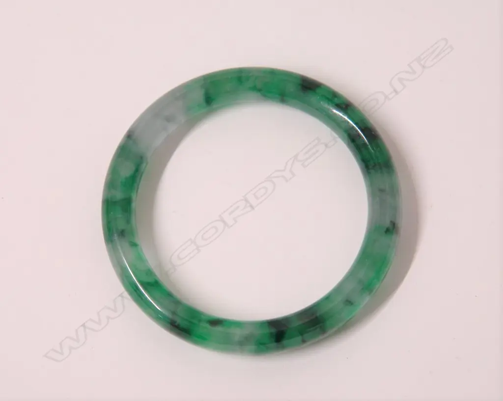 A Chinese jade bangle Image 1++