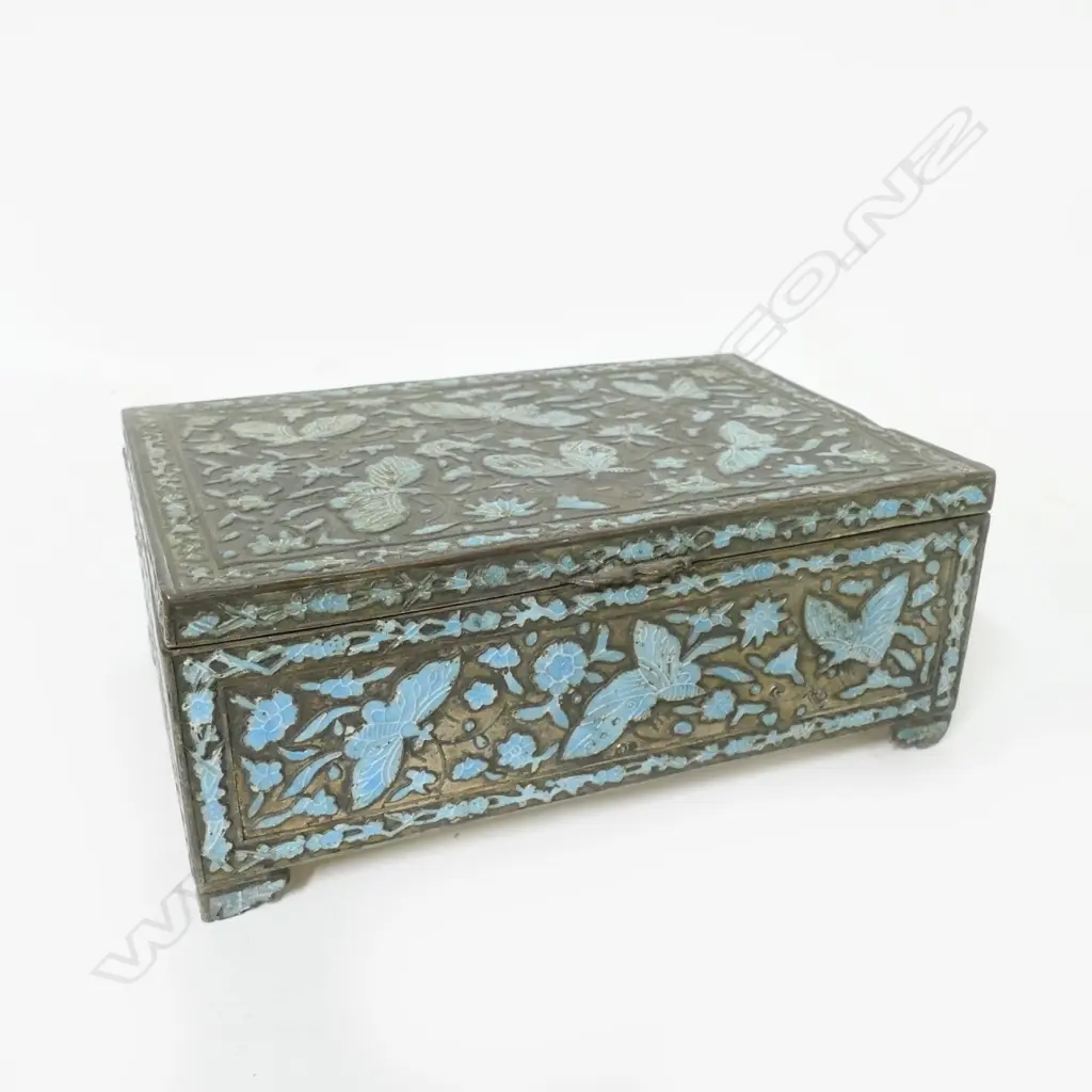 An enamel and silver plated Chinese box Image 1++