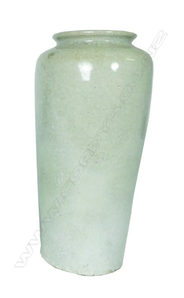 A Qing period crackle glaze shoulder vase Image 1++