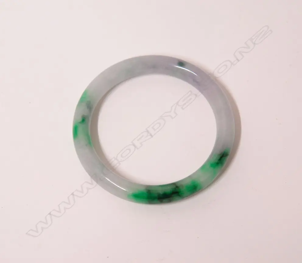 A Chinese jade bangle Image 1++