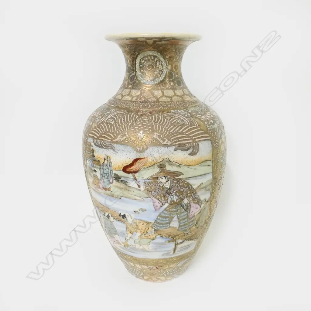 A Japanese Satsuma vase Image 1++
