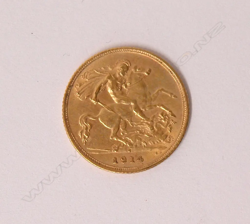 A 1914 gold half-sovereign Image 1++