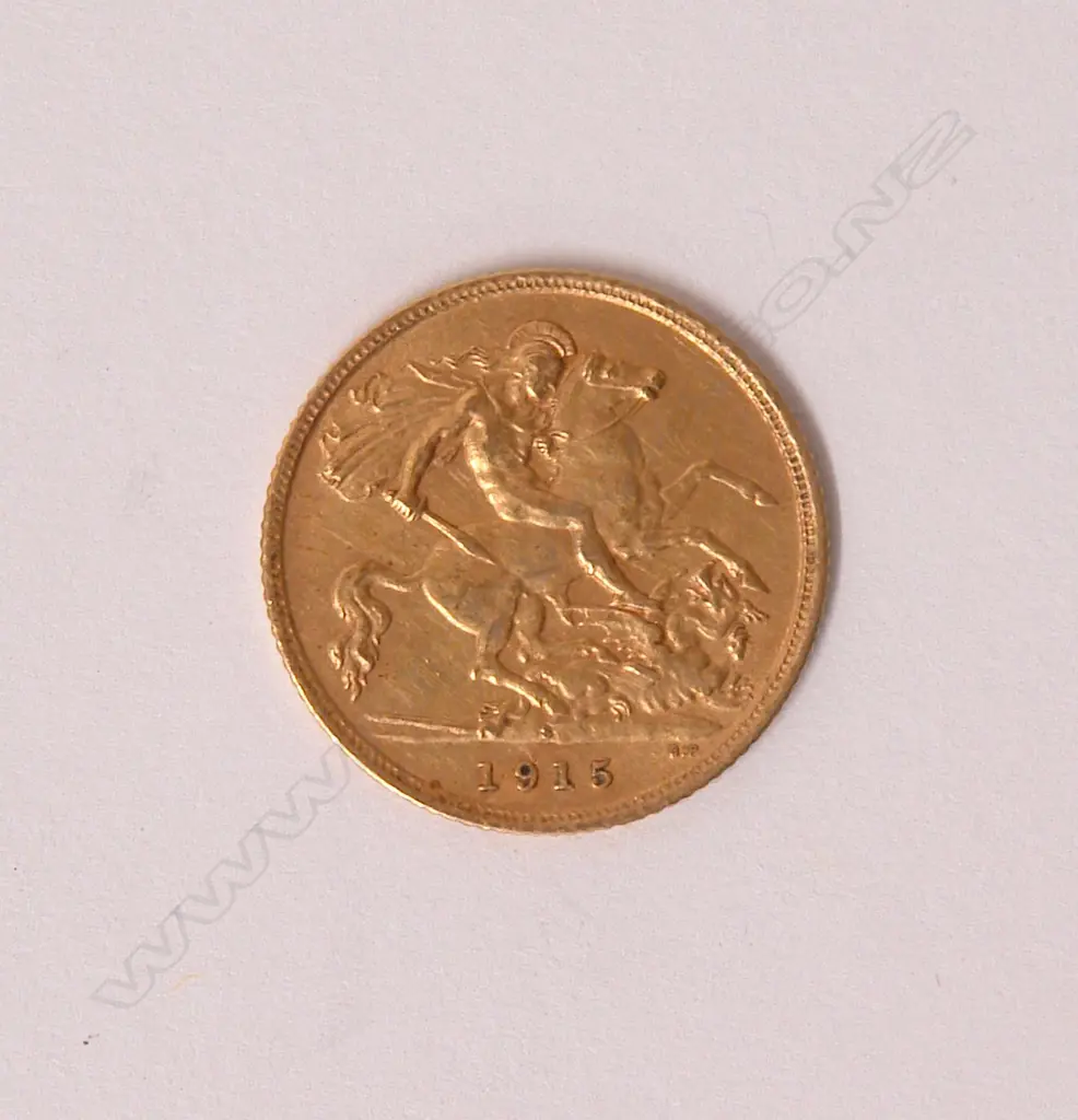 A 1915 gold half-sovereign Image 1++