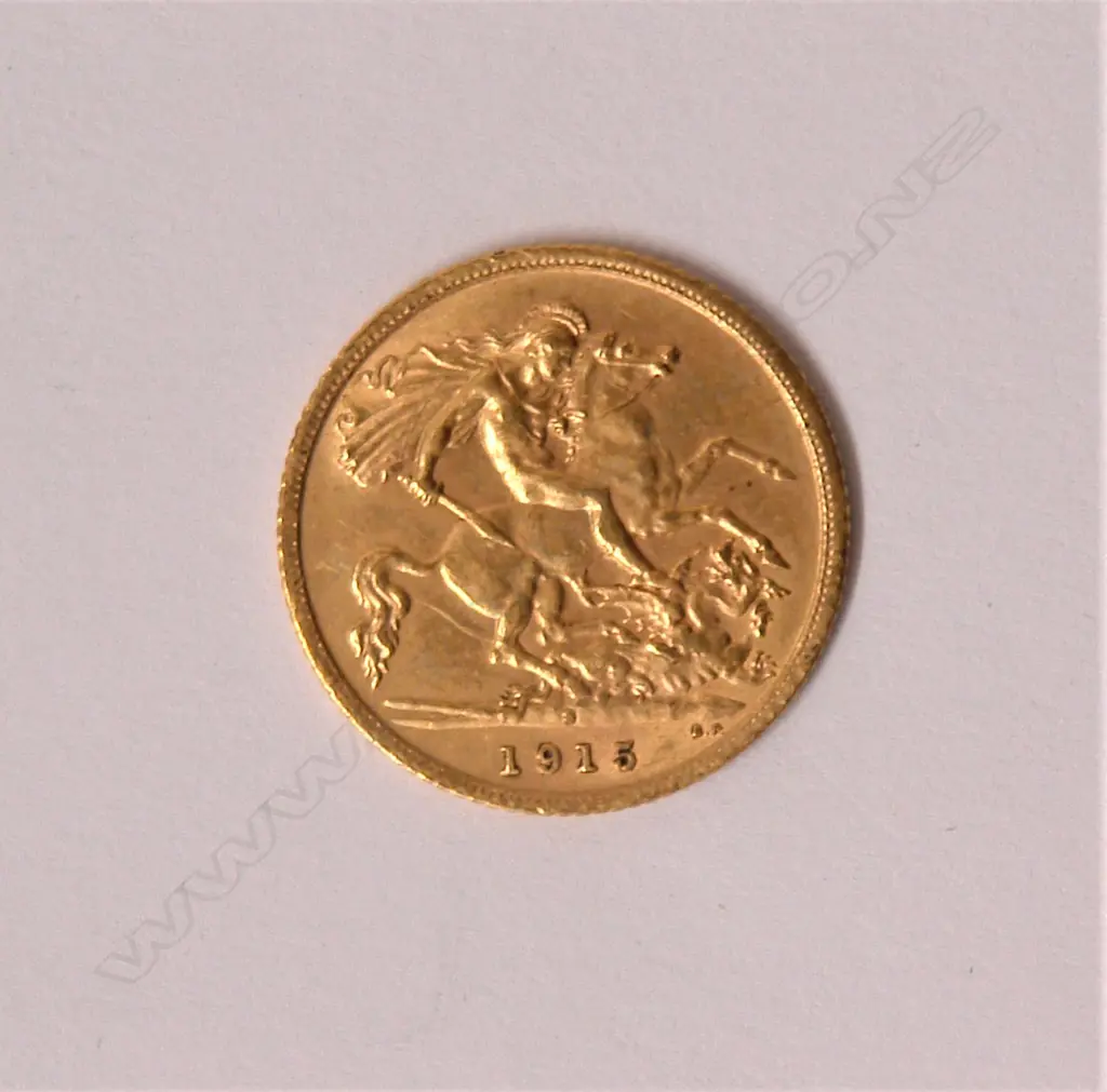 A 1915 gold half-sovereign Image 1++
