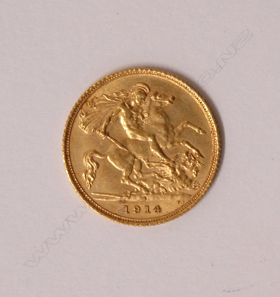 A 1914 gold half sovereign Image 1++
