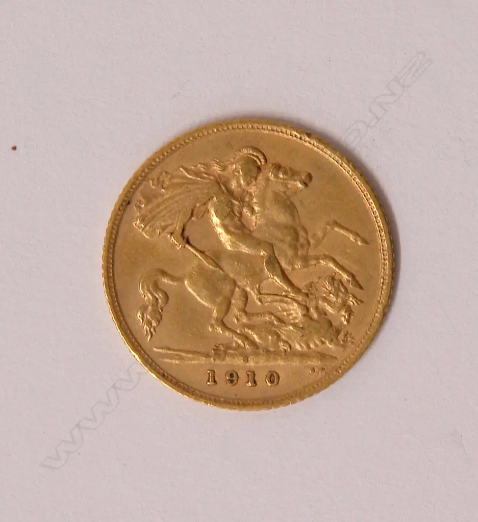 A 1910 gold half sovereign Image 1++
