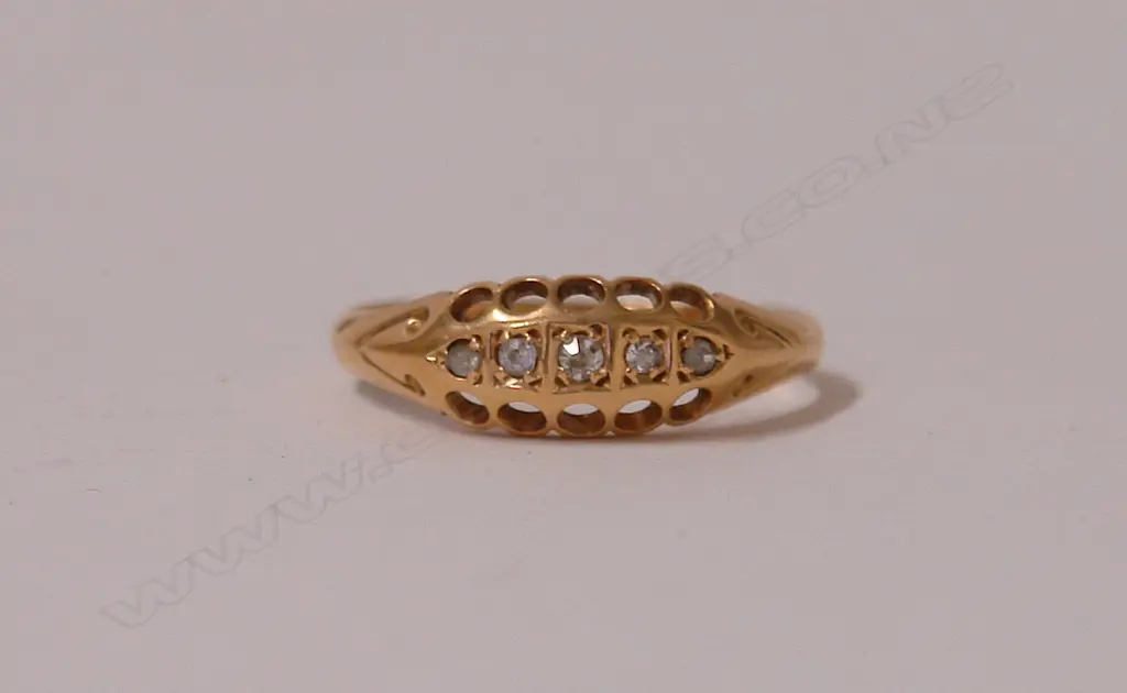 A lady's estate 18ct. yellow gold and five stone diamond ring Image 1++