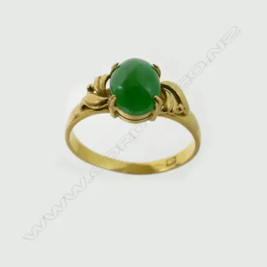 A 20ct. gold jadeite ring