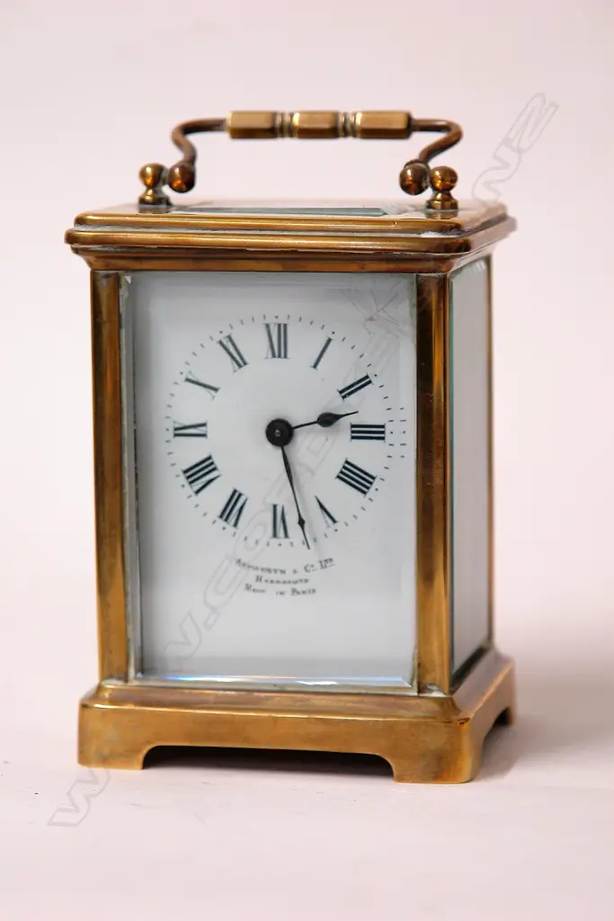 A 19thC French brass cased carriage clock Image 1++