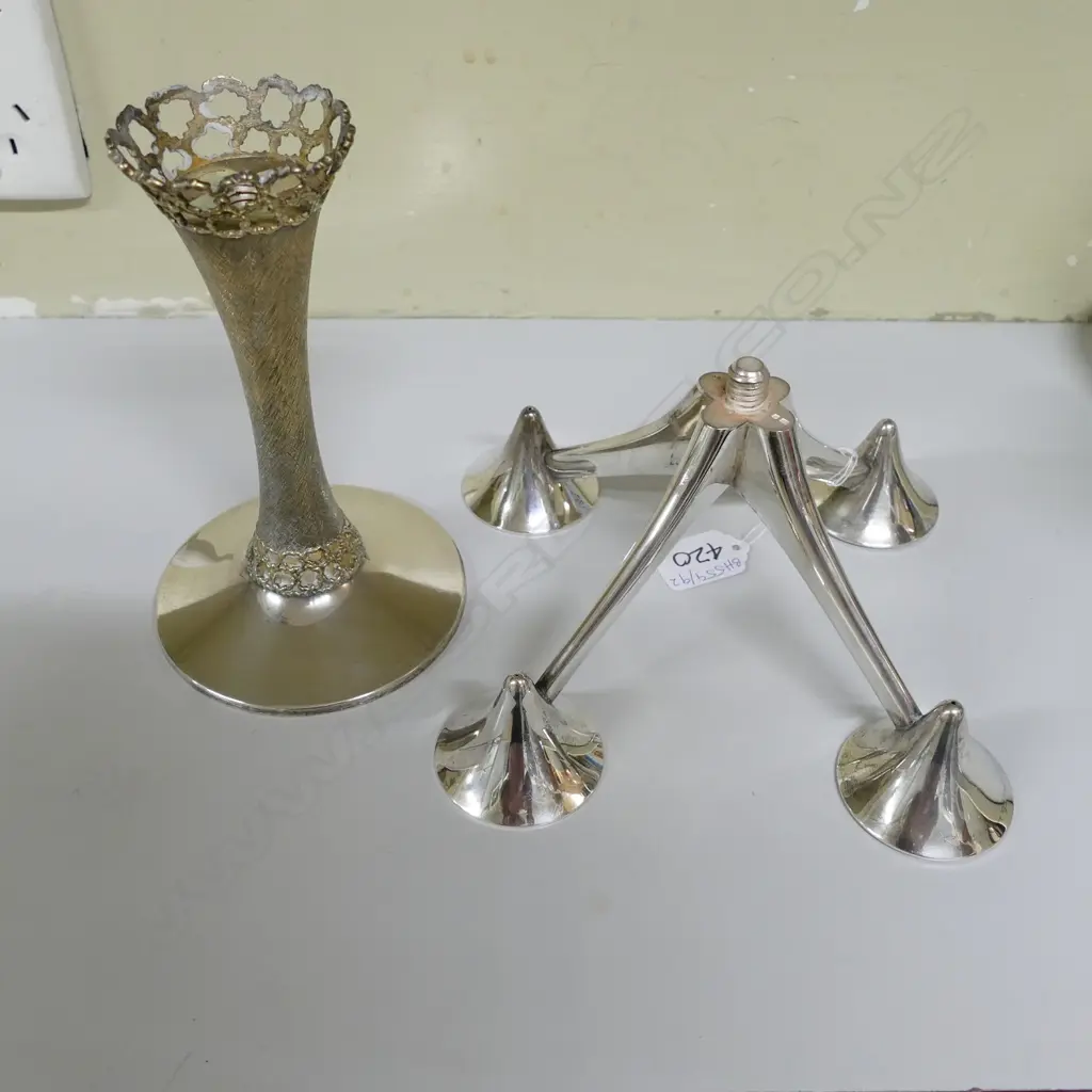A Stuart Devlin silver and silver gilt four light candelabra Image 1++