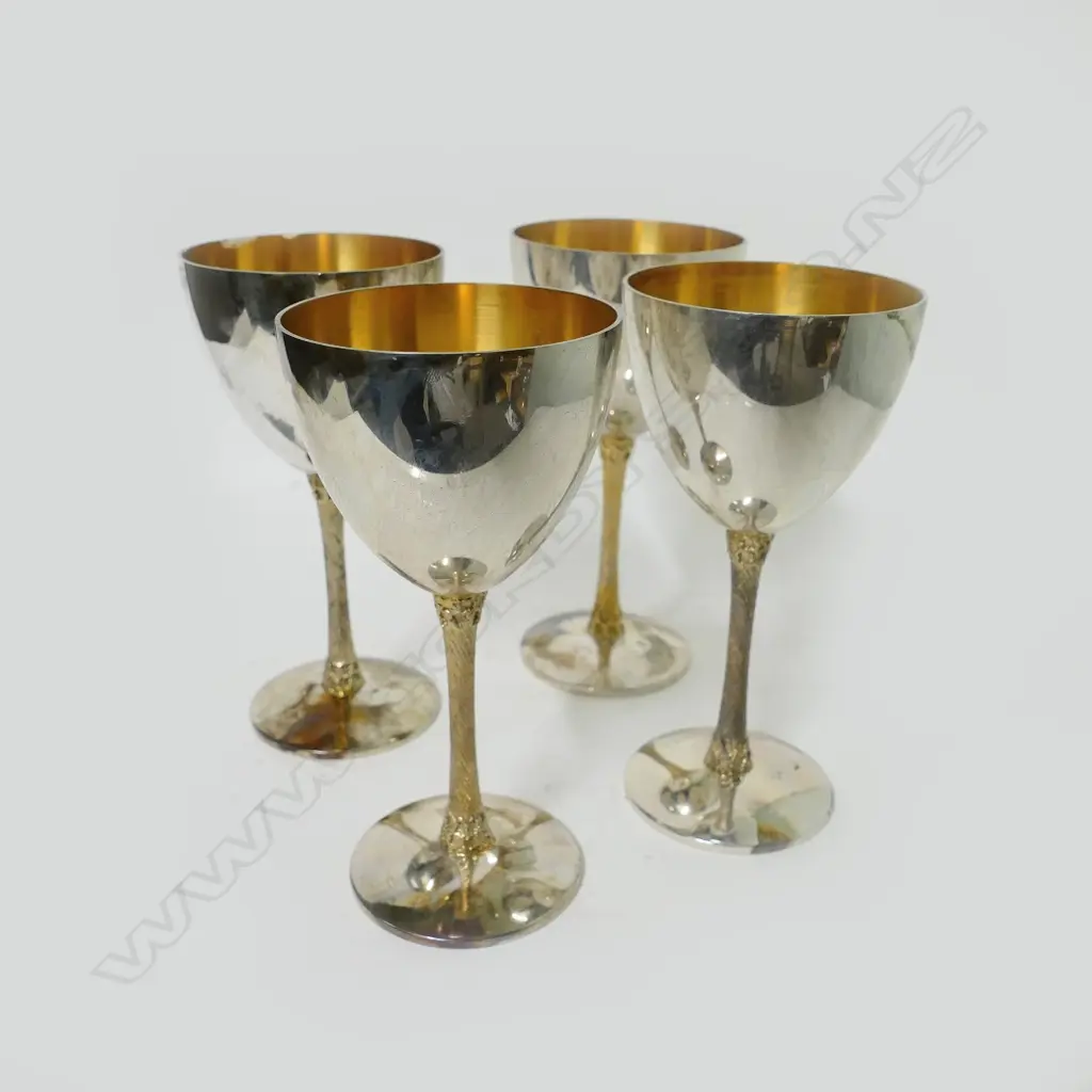 Four Stuart Devlin silver and silver gilt wine goblets Image 1++