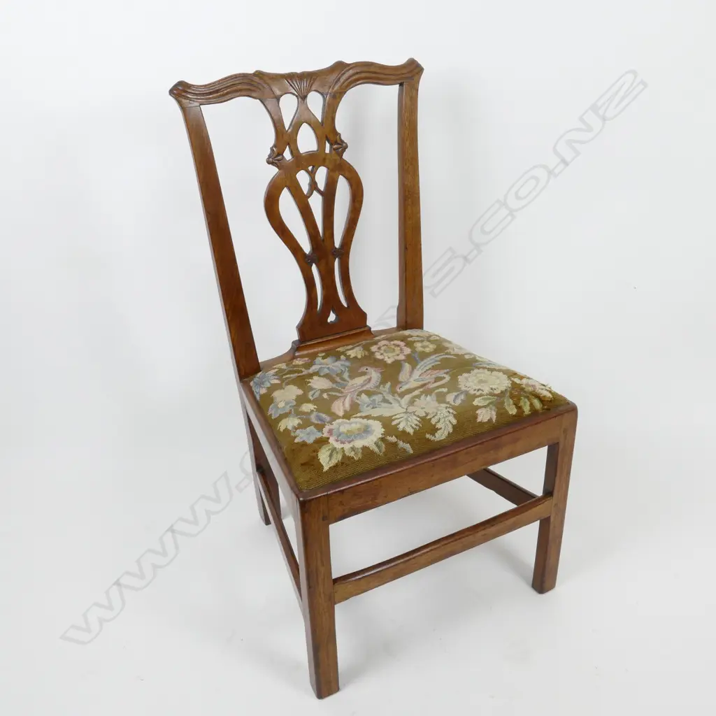 An oak side chair of Georgian Chippendale style Image 1++
