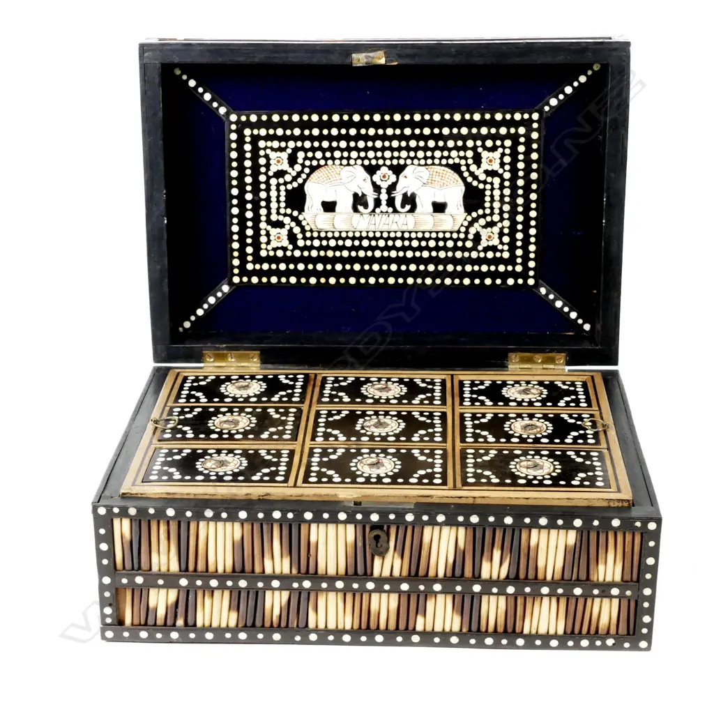 A large Ceylonese porcupine quill and ebony box Image 1++