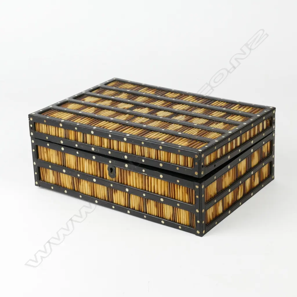 A large Ceylonese porcupine quill and ebony box Image 1++