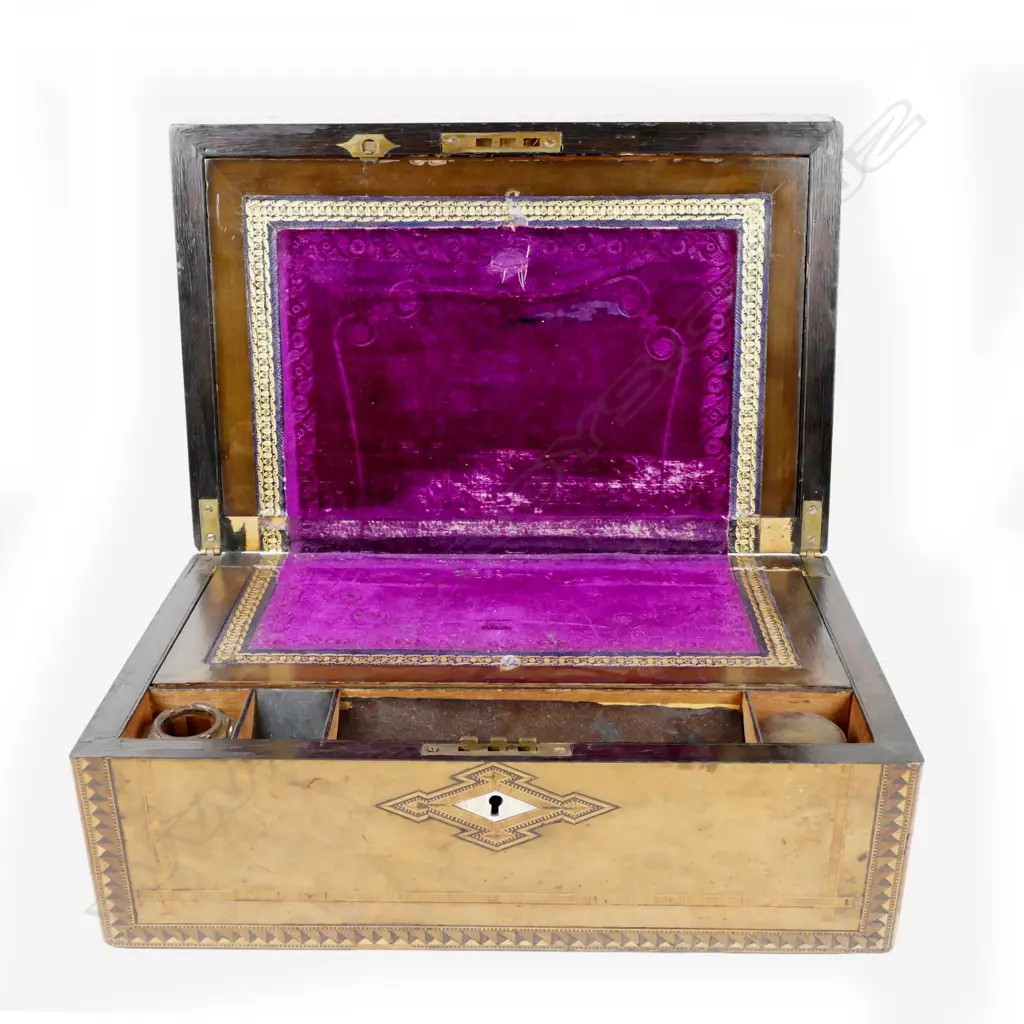 A Victorian walnut writing box Image 1++