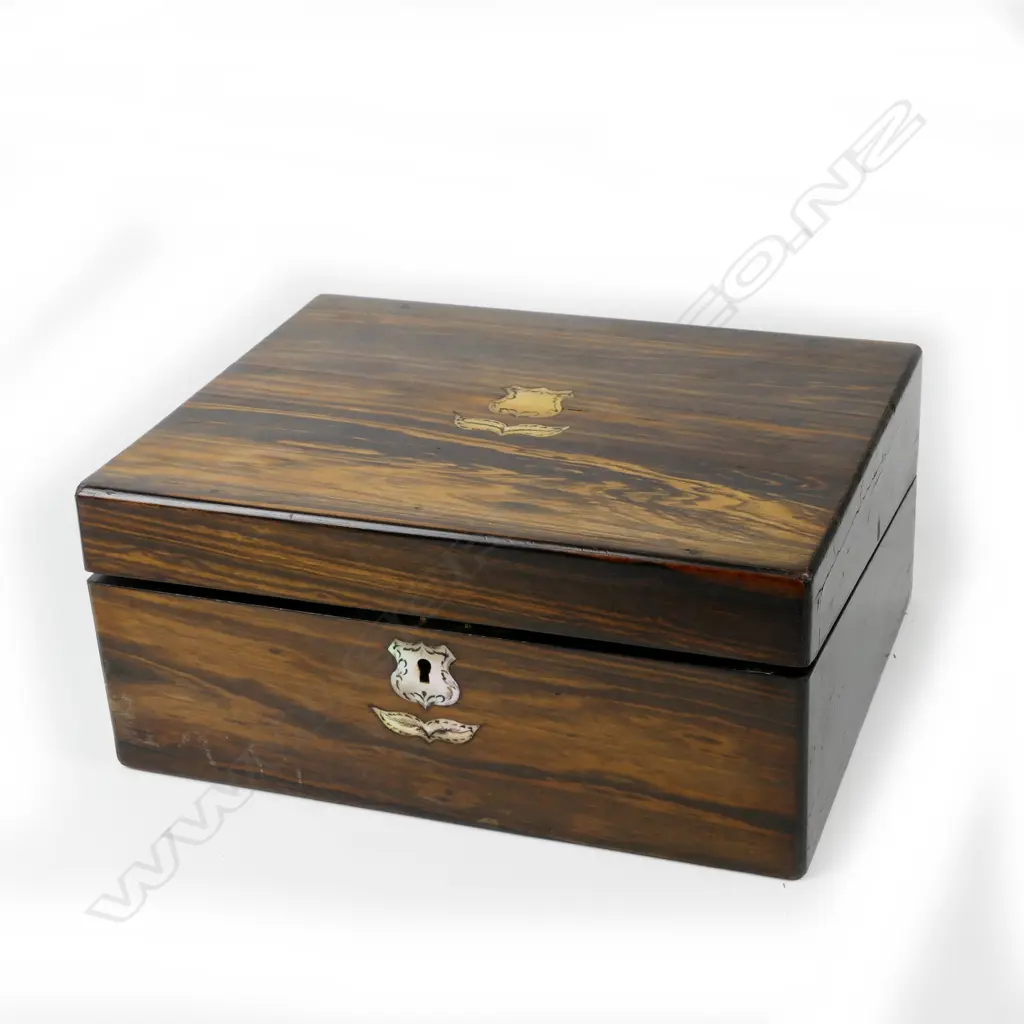A Victorian Macassar ebony writing box Image 1++