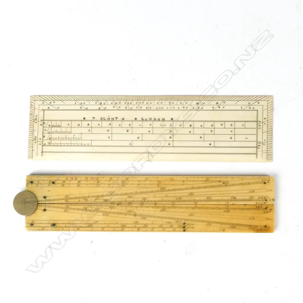 An early two-fold architect's 12” scale rule Image 1++