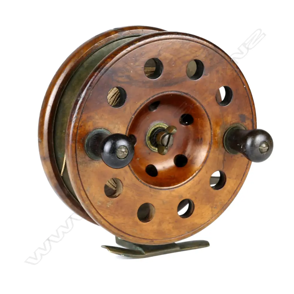 A 6½” walnut and brass big game reel Image 1++