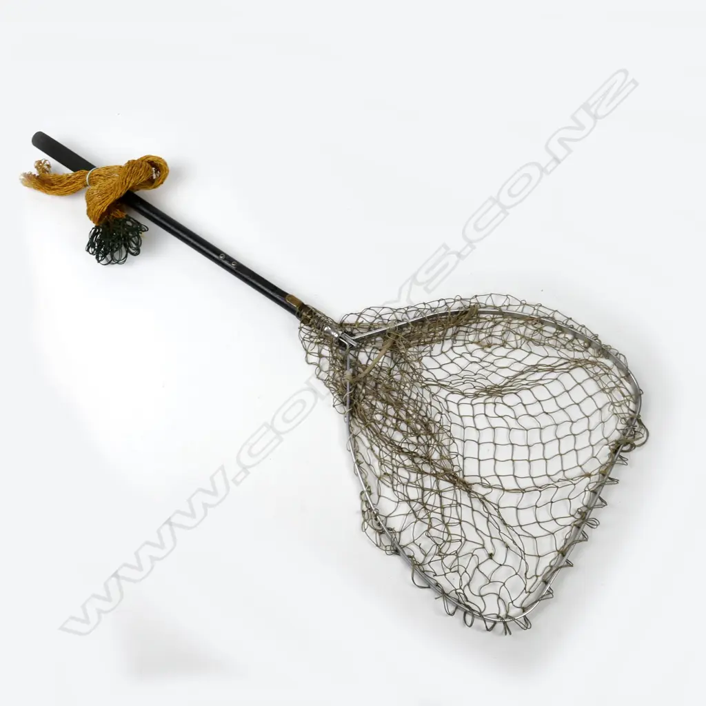 A c.1932 Hardy Simplex fold-up and extendable landing net Image 1++