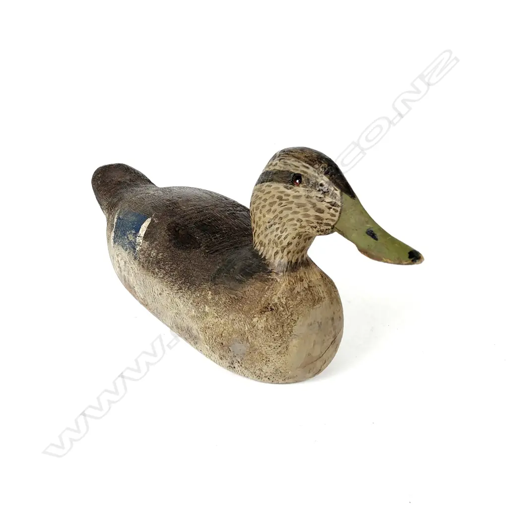 A good vintage painted wood Mallard hen decoy duck Image 1++