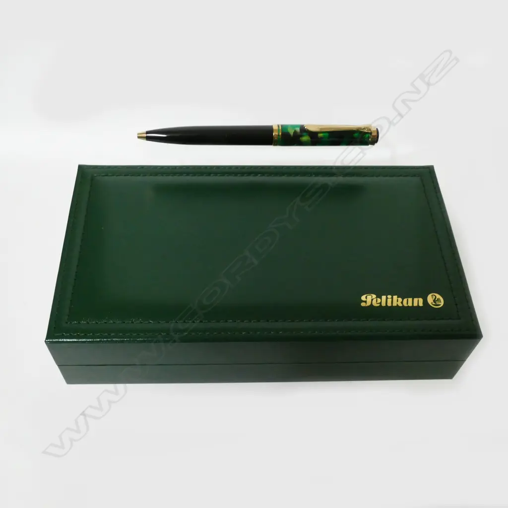 A Pelikan 'Berlin' ball pen Image 1++