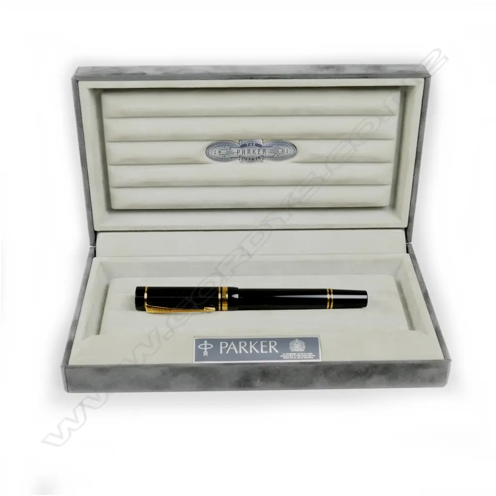 A Parker International Duofold fountain pen Image 1++