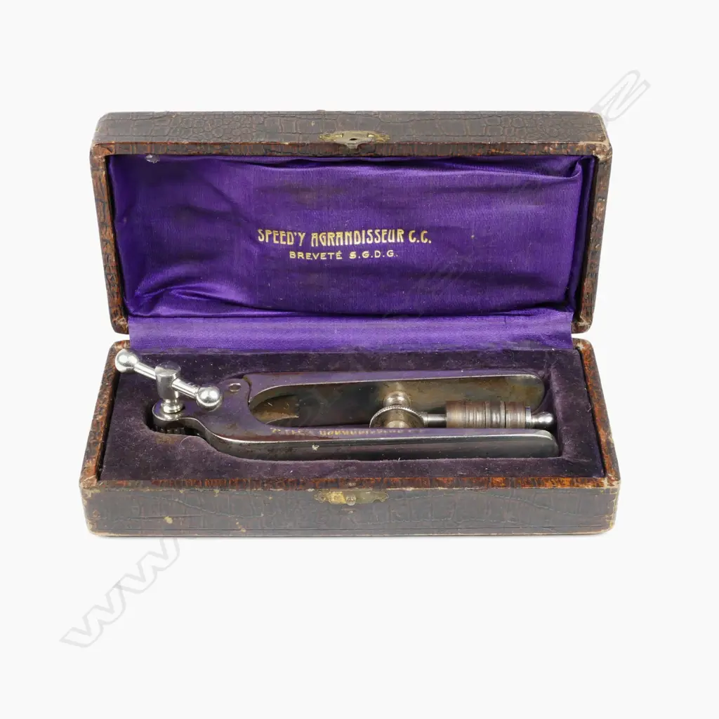 A French 'Speed'y Agrandisseur' jeweller's ring sizer Image 1++