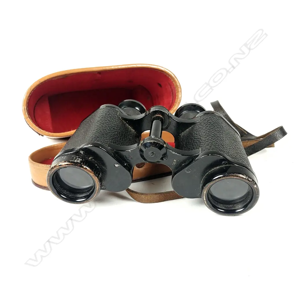 A pair of WWII Carl Zeiss binoculars Image 1++