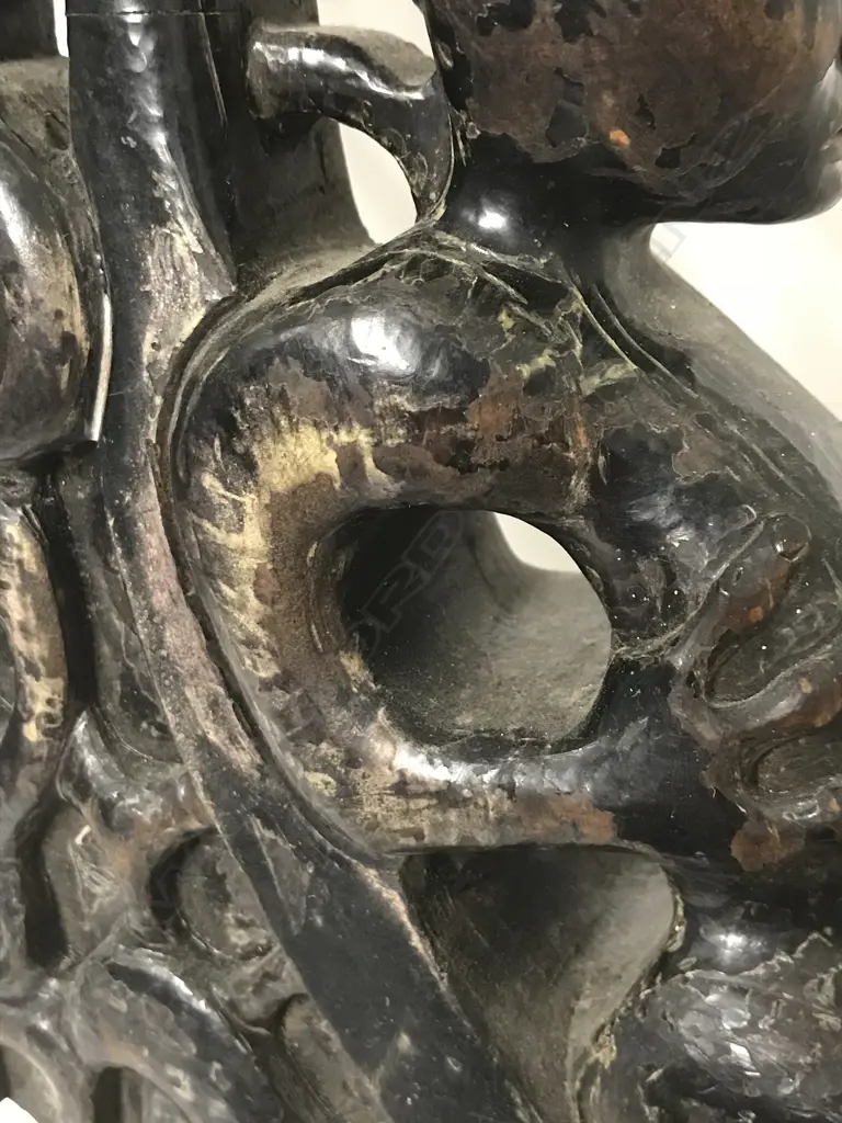 An old Maori carved waka stern post Image 1++