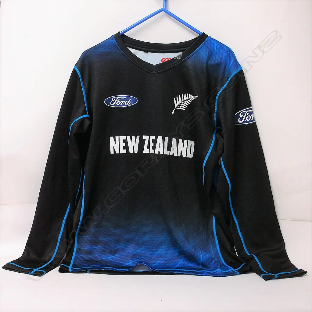 Colin Munro play worn N.Z. Cricket one day shirt Image 1++