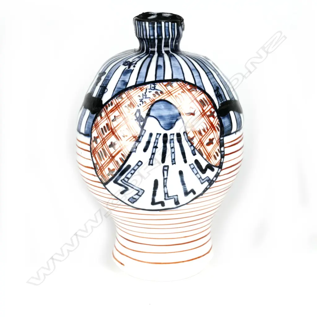 An Aaron Scythe porcelain vase Image 1++
