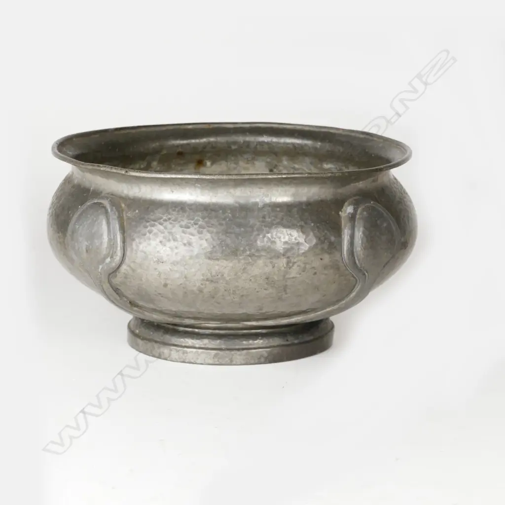 An English Pewter table jardinière Image 1++