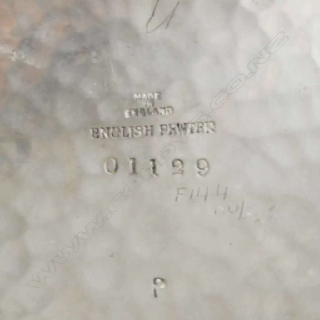 An English Pewter table jardinière Image 1++