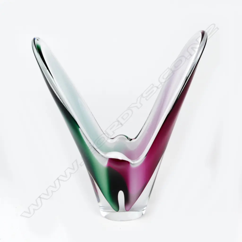 A Paul Kedelv for Flygsfors ‘Coquille’ studio glass vase Image 1++