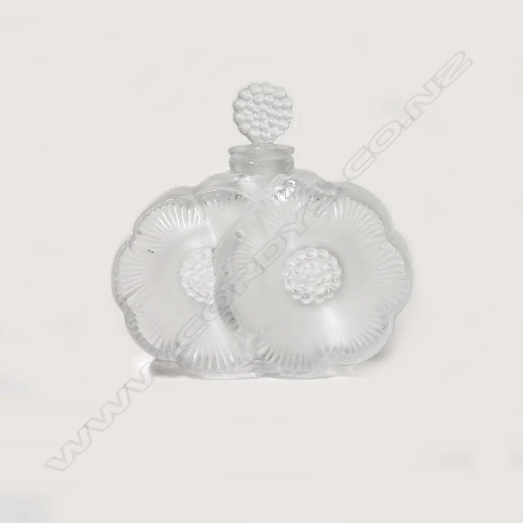 A Lalique 'Deux Fleurs' perfume bottle Image 1++