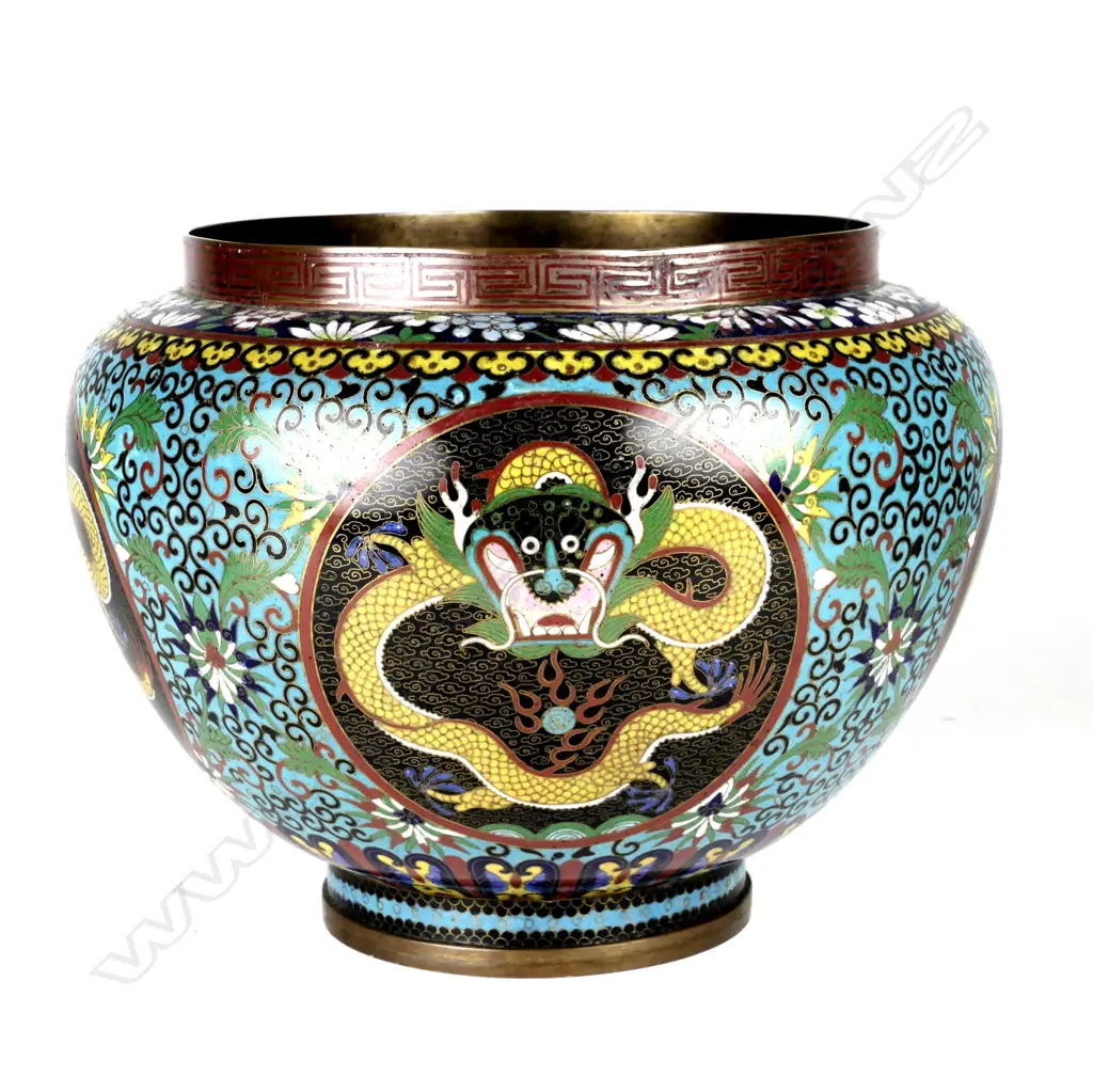 A Chinese cloisonné jardinière Image 1++