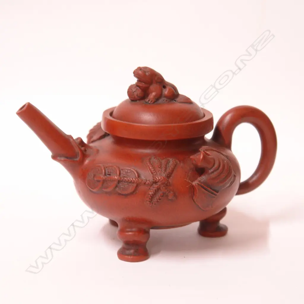 A Chinese Yixing teapot Image 1++