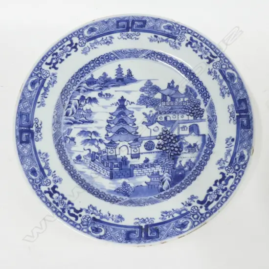 A Chinese blue and white porcelain exportware plate
