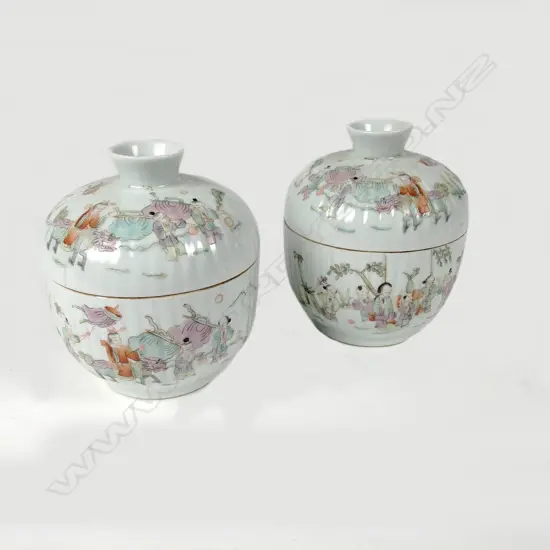 A pair of late 19thC Chinese porcelain lidded jars